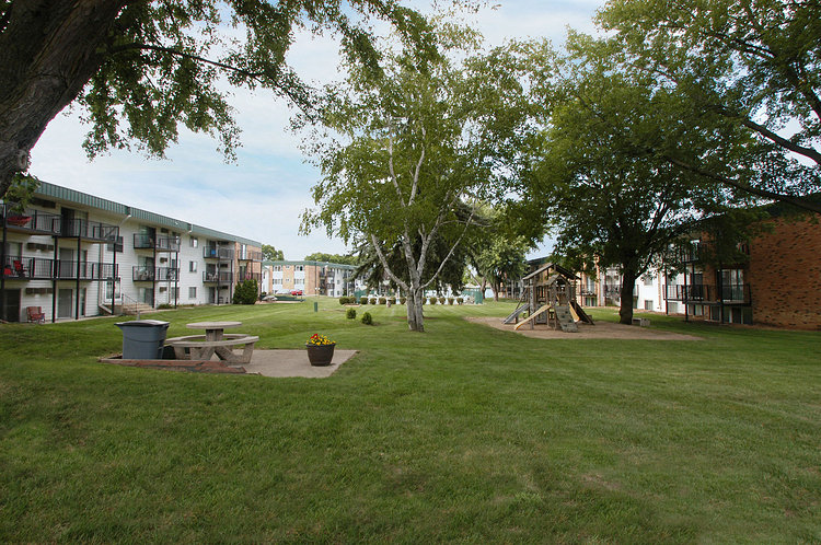 Heritage Manor Apartments in Rochester, MN