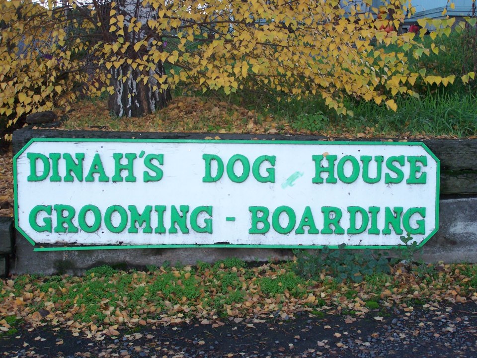 Dinah's Dog House in The Dalles, OR